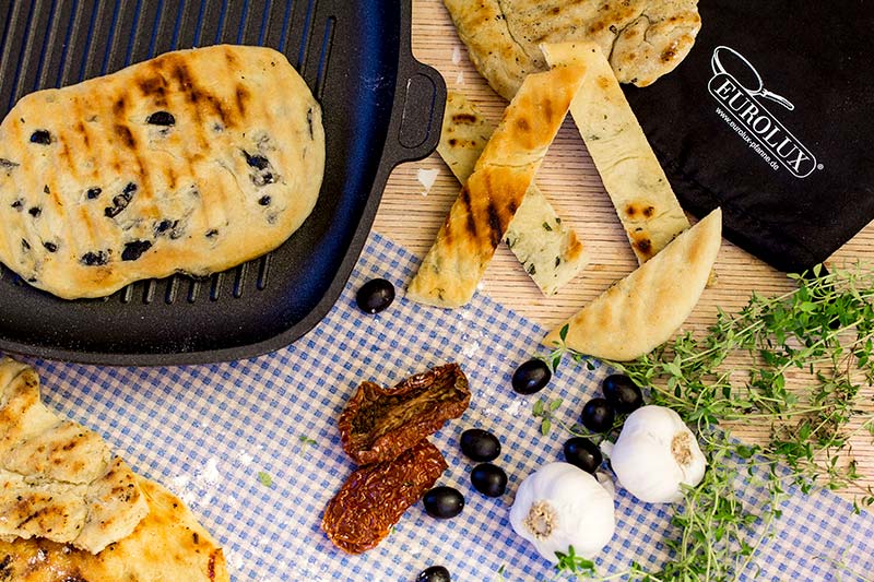 Frisches Brot in Eurolux Grillpfanne